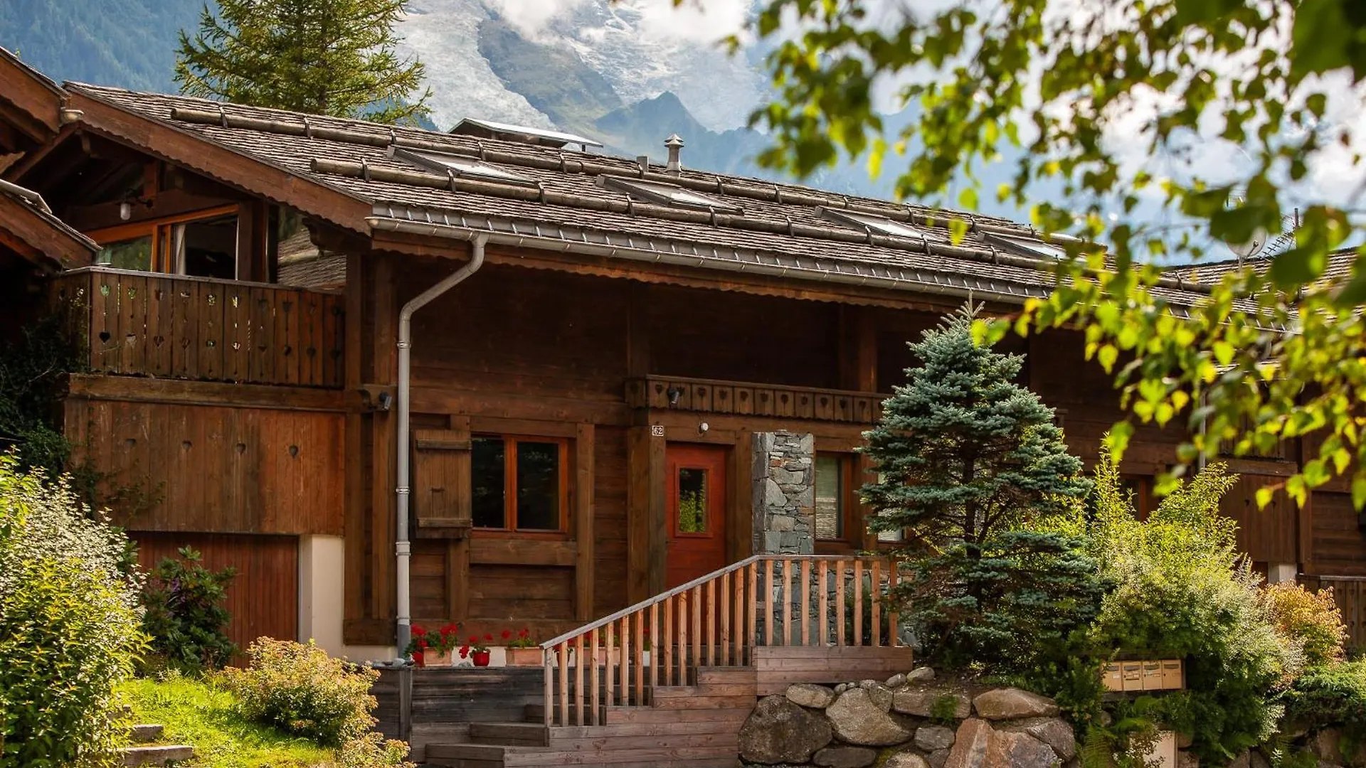 Chalet Kaiya - Alpes Travel - Les Praz - Sleeps 8 Chamonix Mont Blanc
